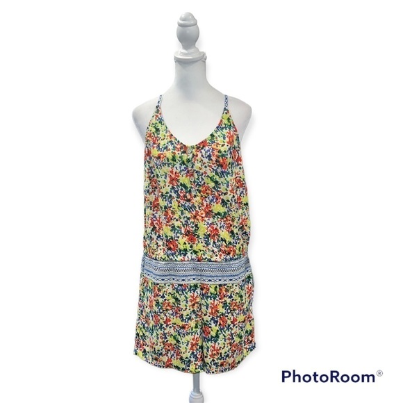 cabi Floral Fiesta Shorts Romper Size Small - Picture 2 of 9